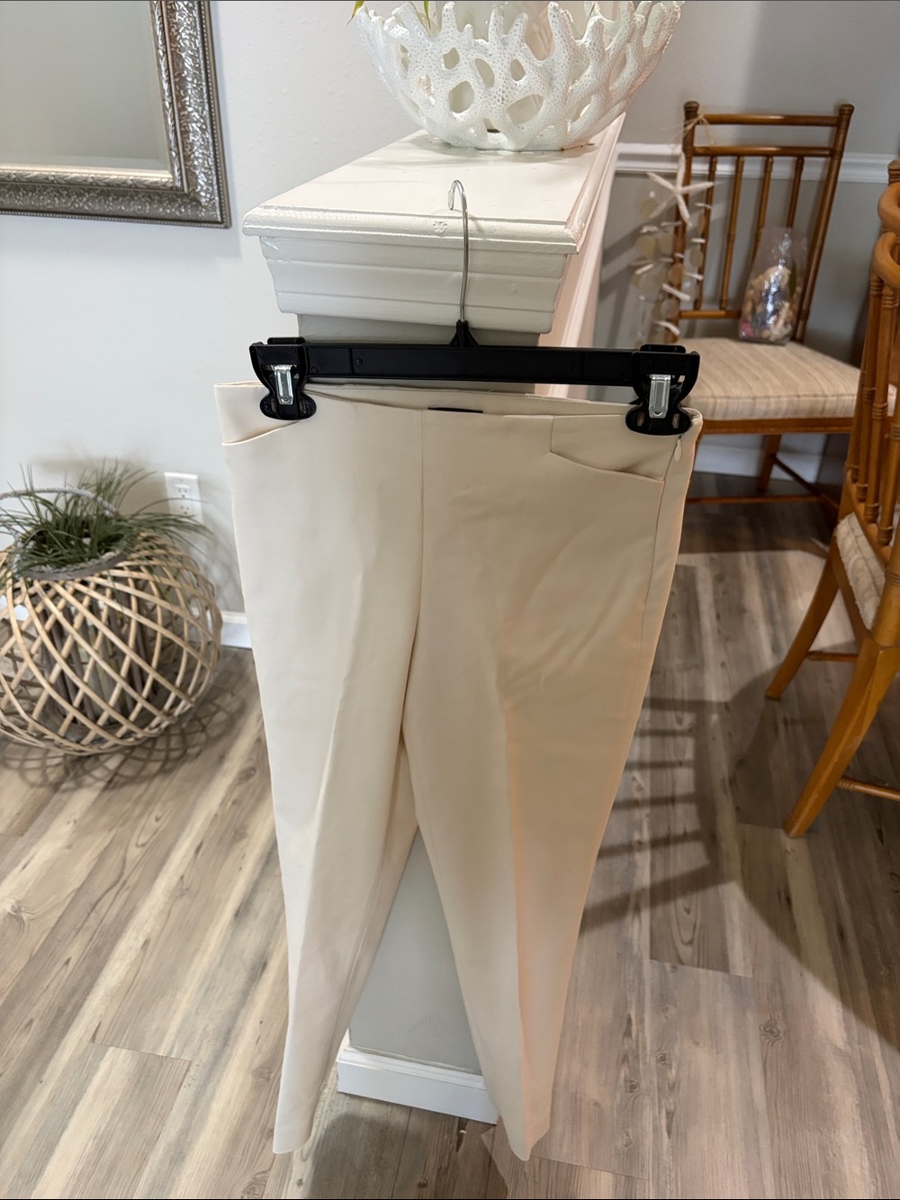 Vince Camuto Women’s Cream Straight Leg Slacks